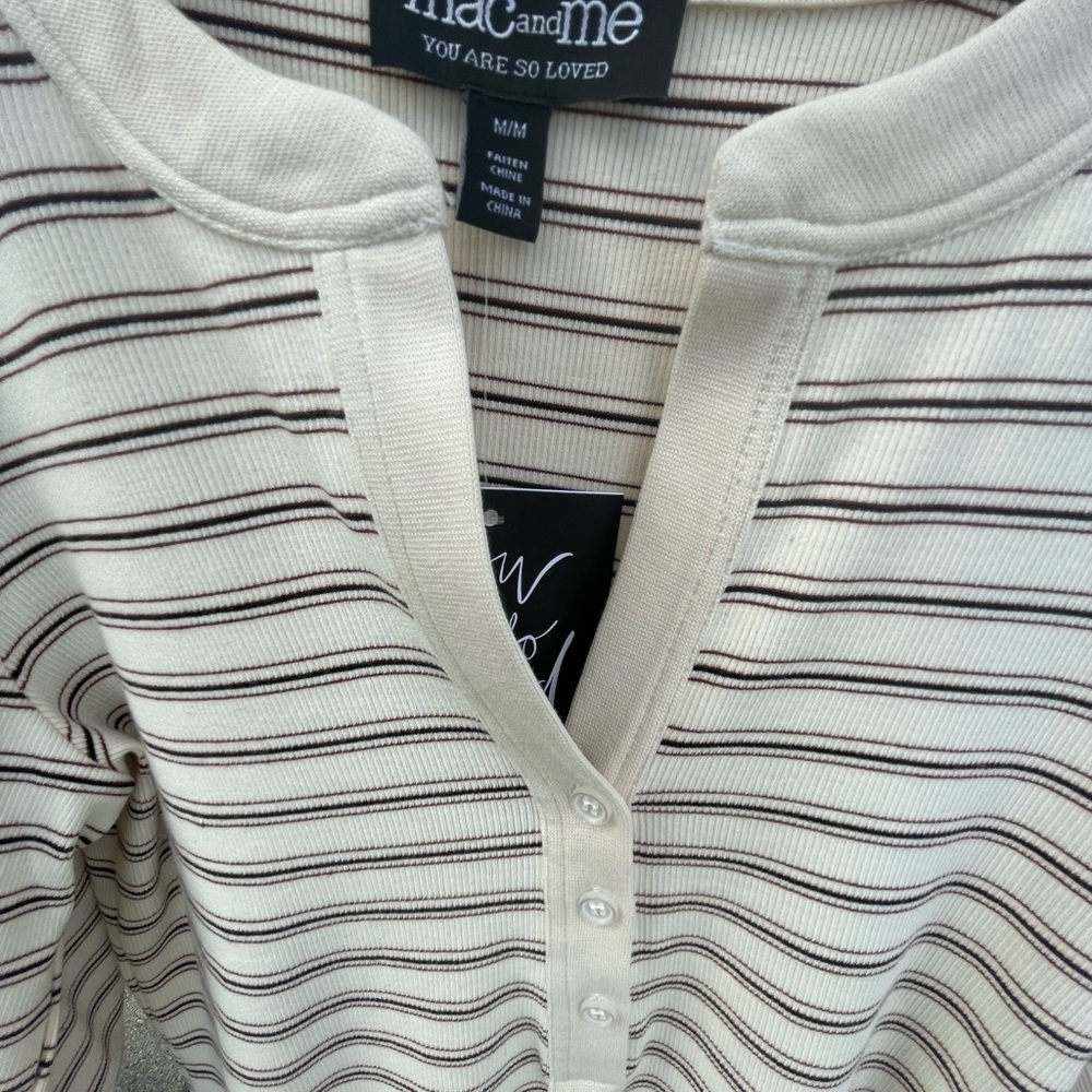 Cute  three quarter length sleeve top size Medium . - Picture 3 of 3